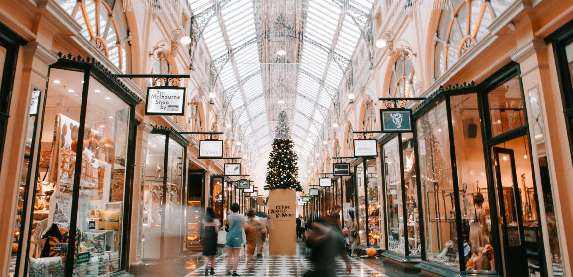 What shops in Austria work on weekends